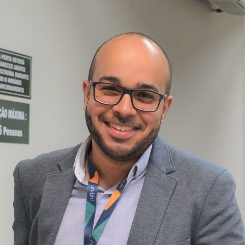 Docente Felipe Pena