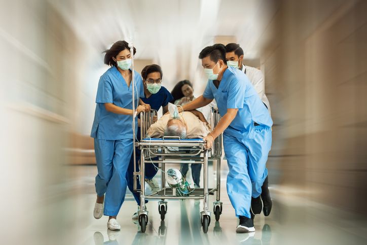 Curso de Enfermagem em Urgência Emergência e Uti