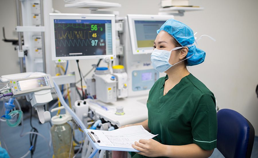 Curso de Enfermagem em Urgência Emergência e Uti